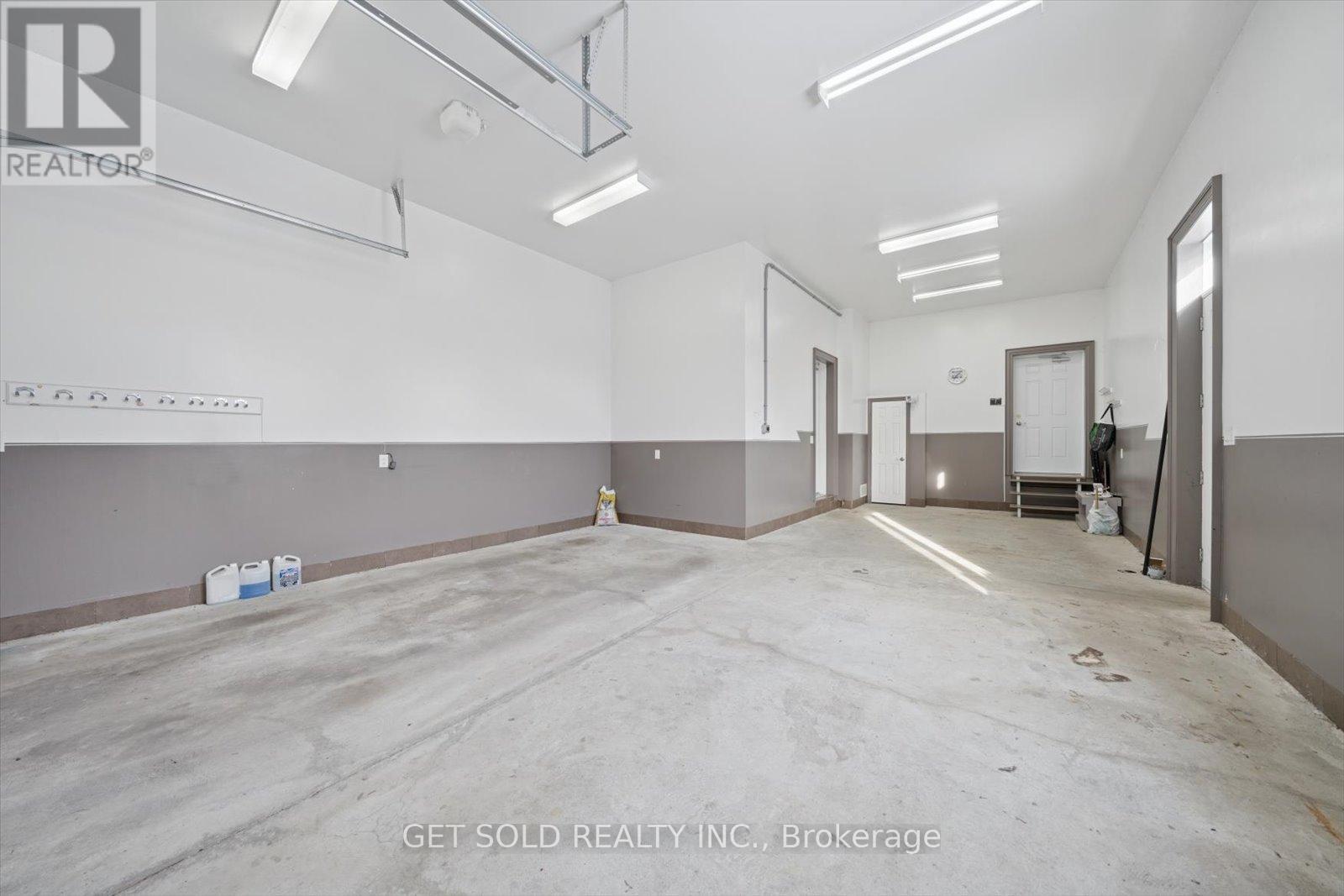 7 Tristan Court, Brampton, Ontario  L6Y 5S2 - Photo 38 - W12532414