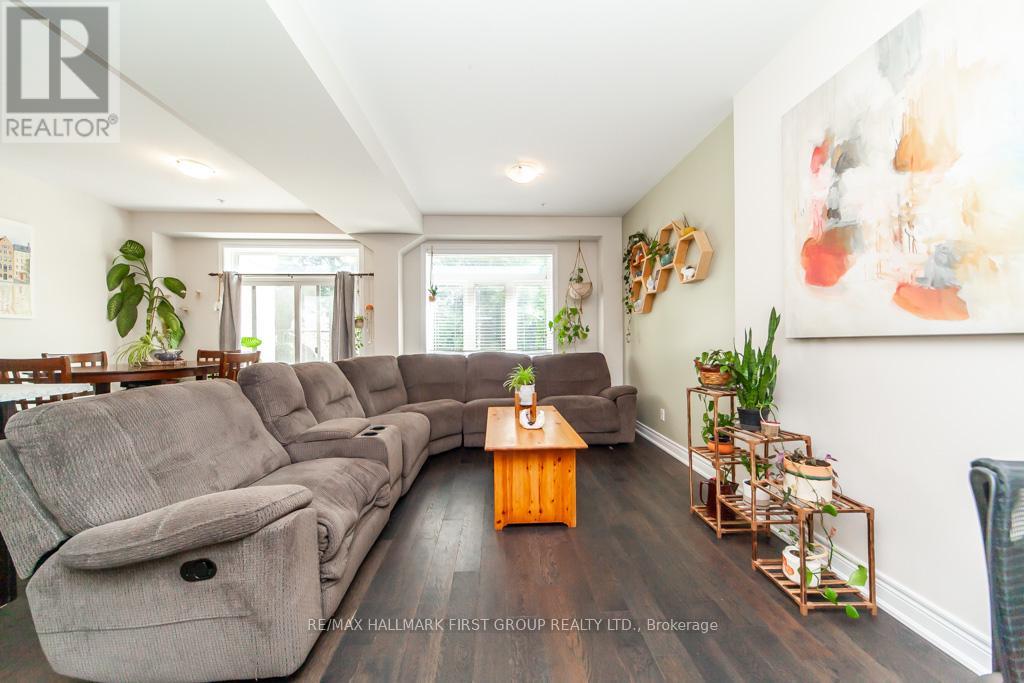 99 Manhattan Court, St. Catharines, Ontario  L2R 0B8 - Photo 6 - X12532306