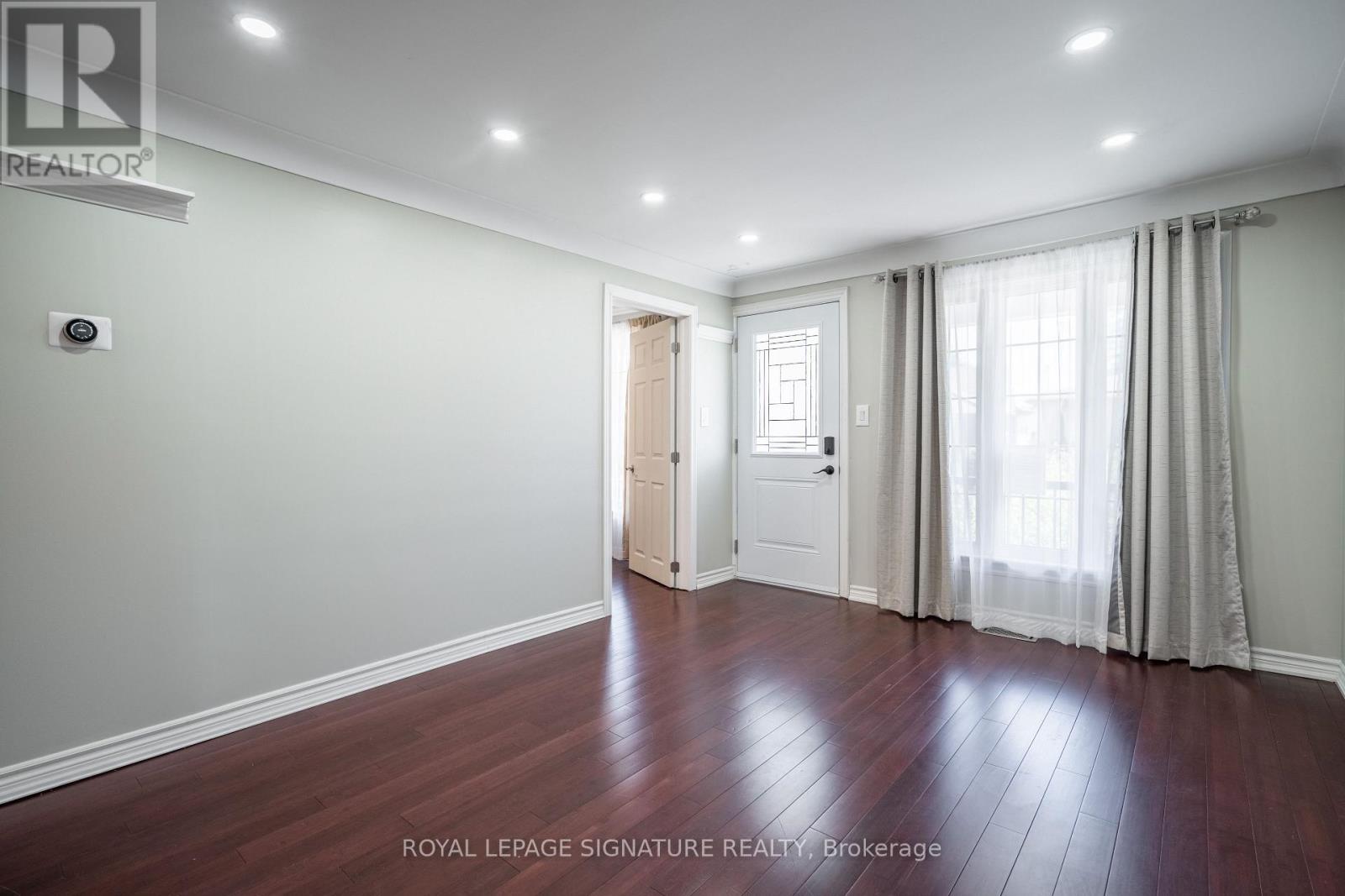 Main - 96 Charlotte Street, Hamilton, Ontario  L8K 4V2 - Photo 5 - X12532340