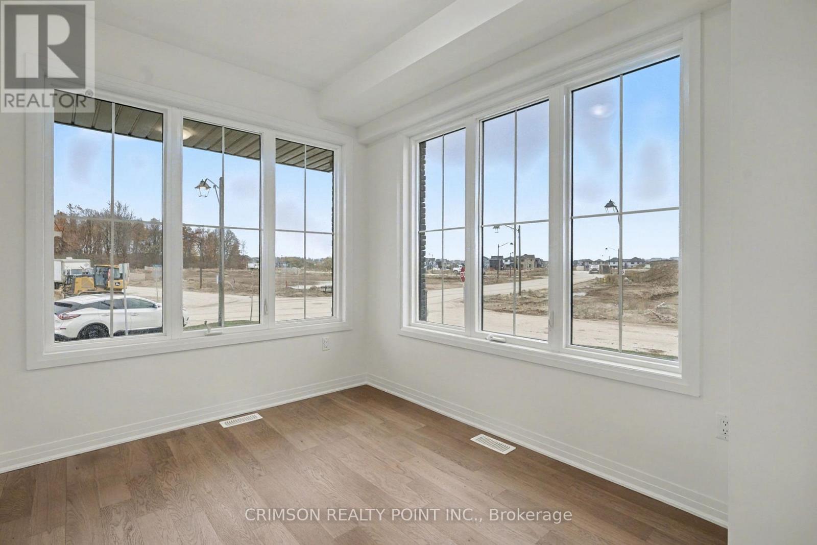 160 Gillespie Drive, Brantford, Ontario  N3T 0Y6 - Photo 4 - X12532368