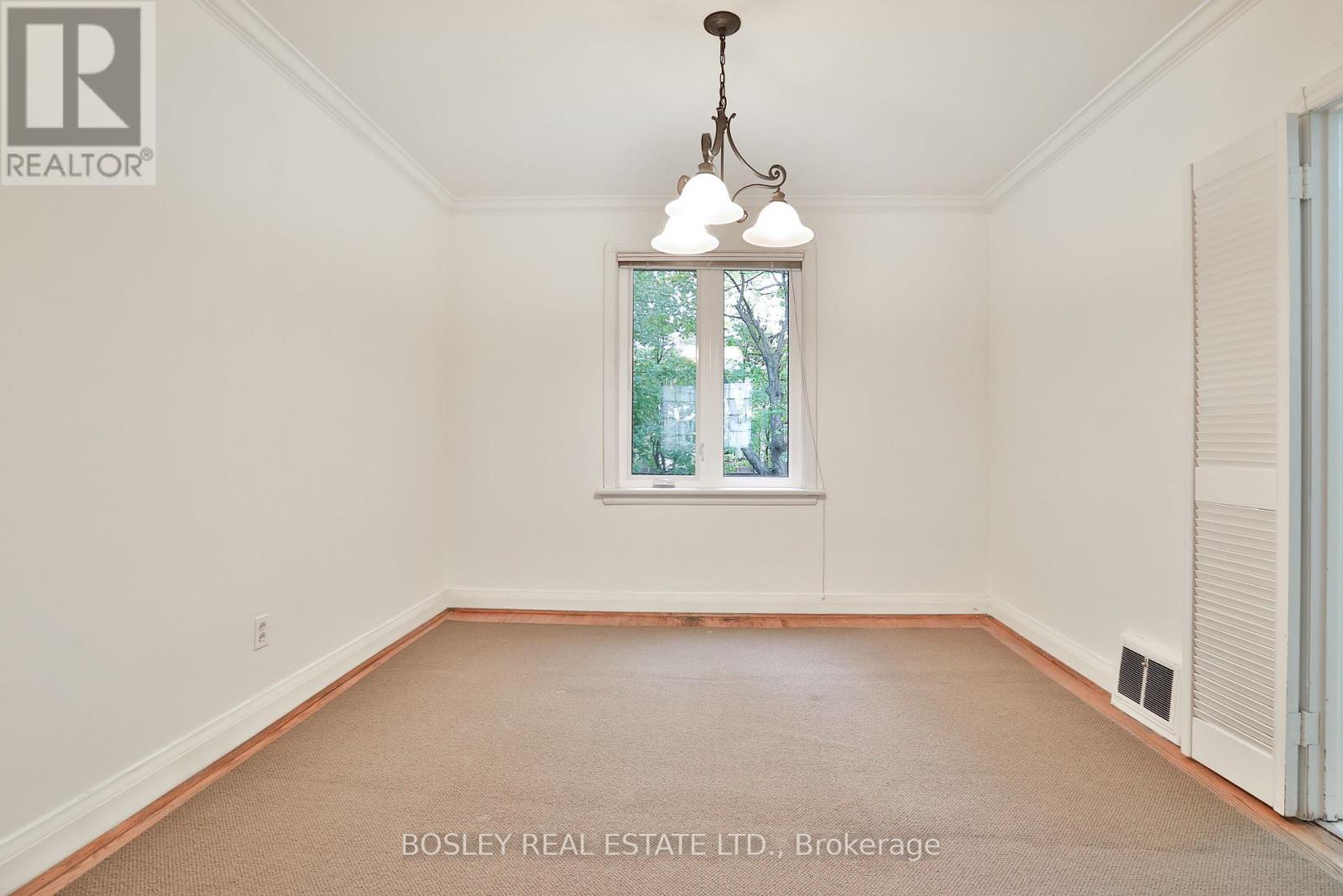 17 Fairholme Avenue, Toronto, Ontario  M6B 2W4 - Photo 8 - C12532464