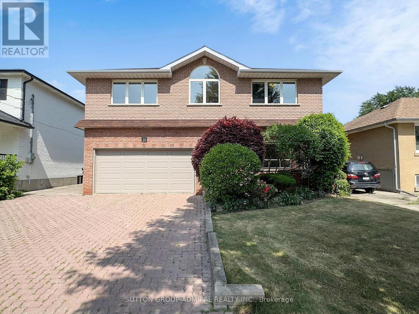 15 GORMAN PARK, Toronto, Ontario