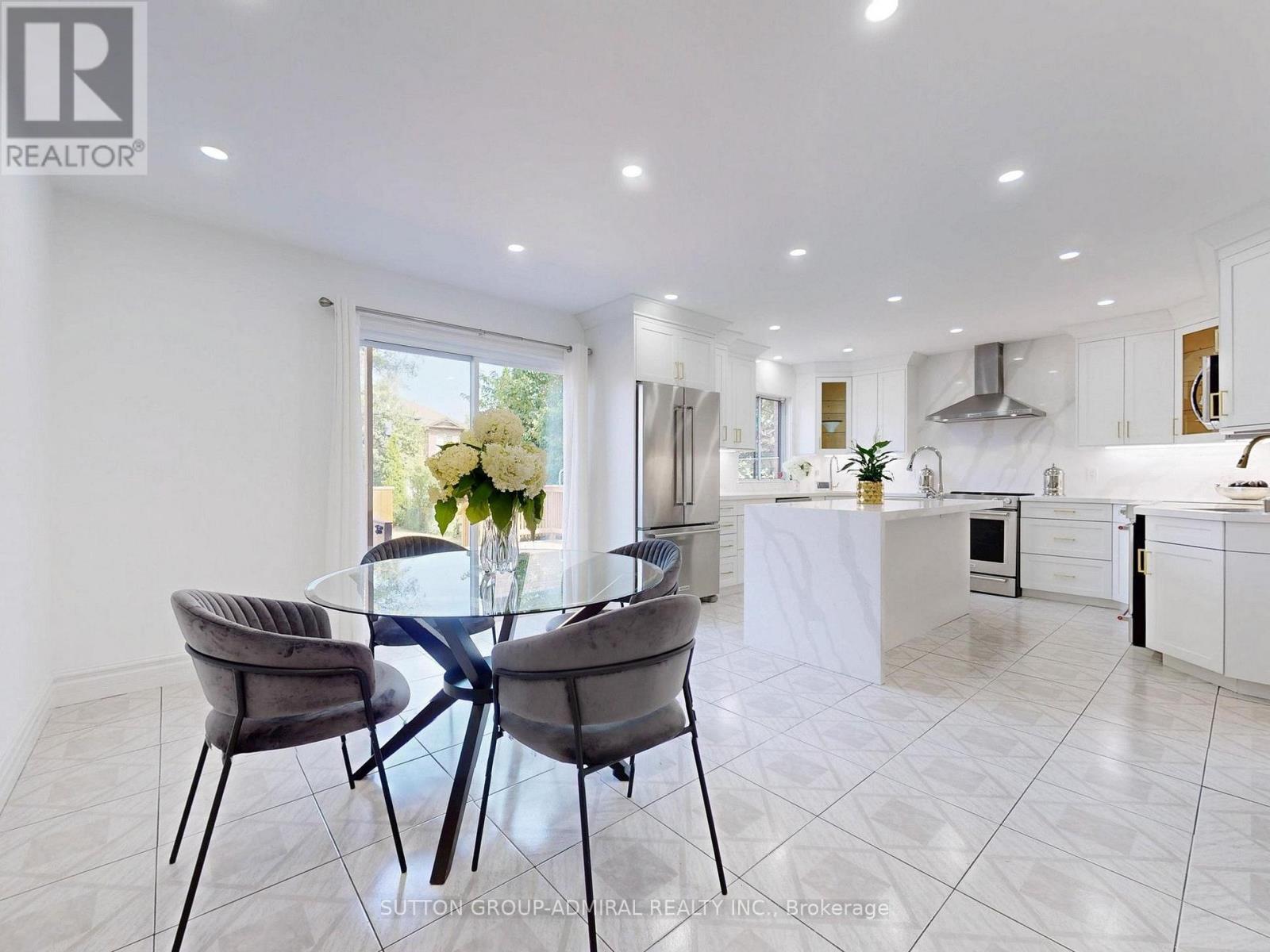 15 Gorman Park, Toronto, Ontario  M3H 3K3 - Photo 12 - C12532468