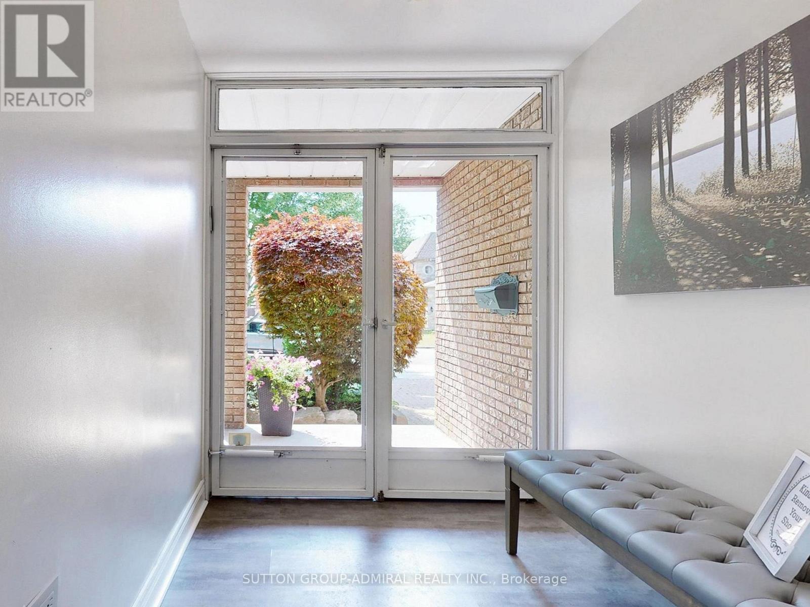 15 Gorman Park, Toronto, Ontario  M3H 3K3 - Photo 4 - C12532468