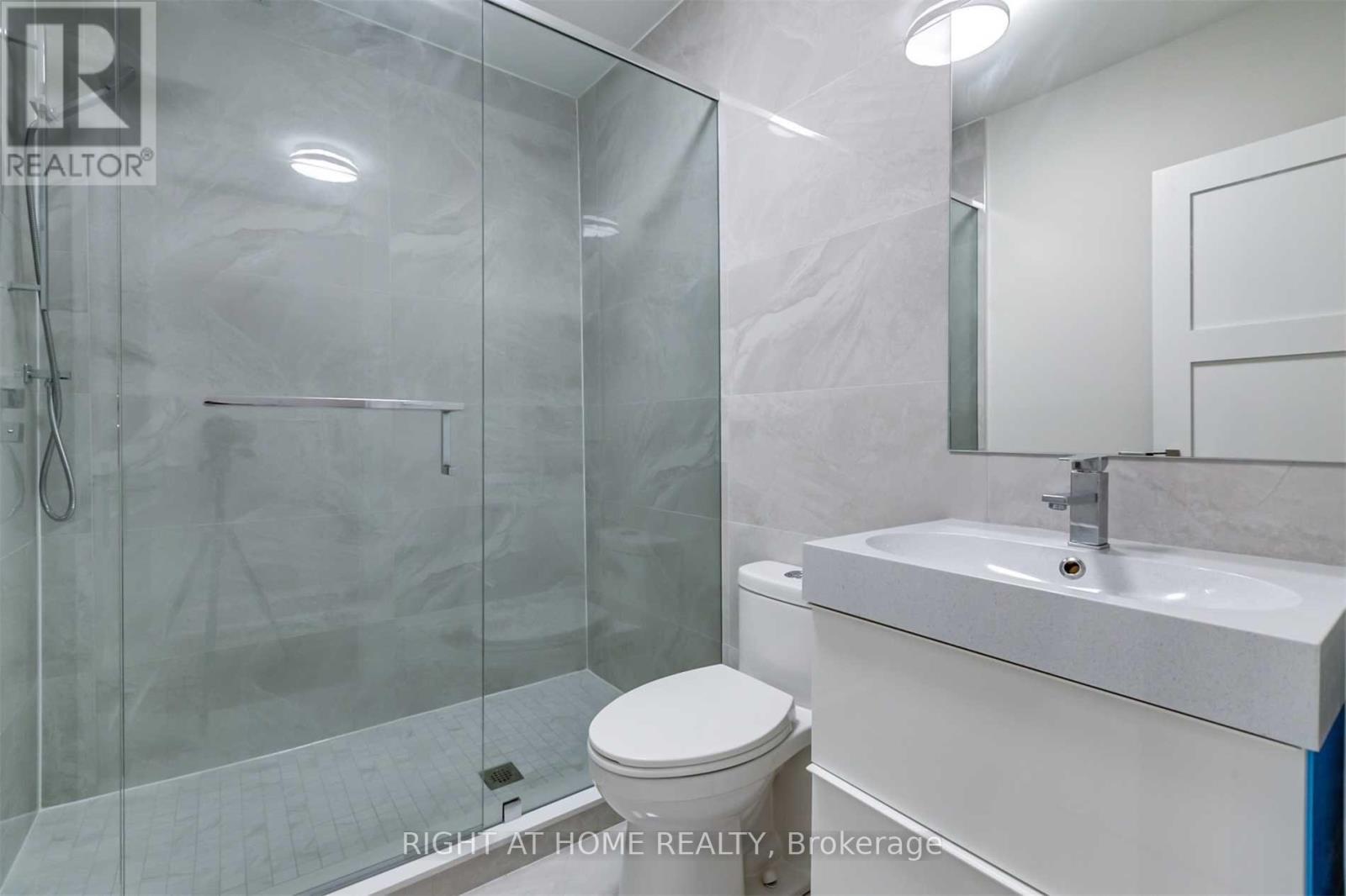 59 B Sherwood Avenue E, Toronto, Ontario  M4P 2A6 - Photo 19 - C12532472