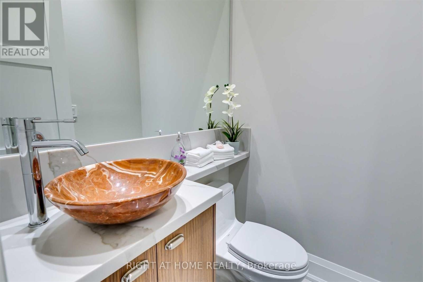 59 B Sherwood Avenue E, Toronto, Ontario  M4P 2A6 - Photo 8 - C12532472