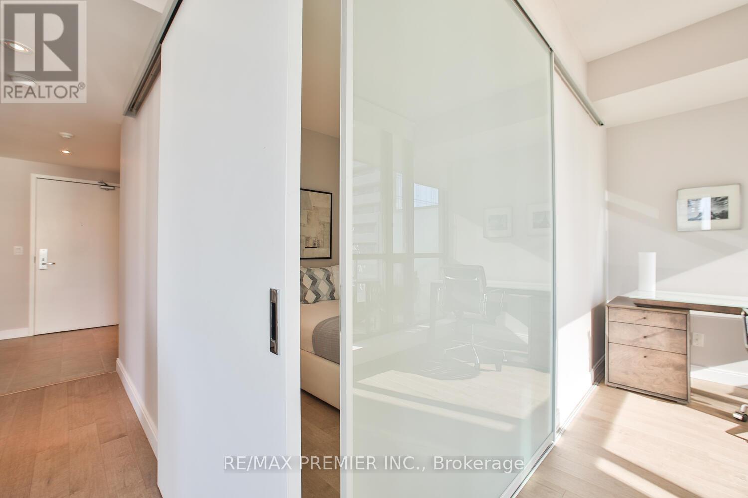 1606 - 8 Charlotte Street, Toronto, Ontario  M5V 0K4 - Photo 18 - C12532576