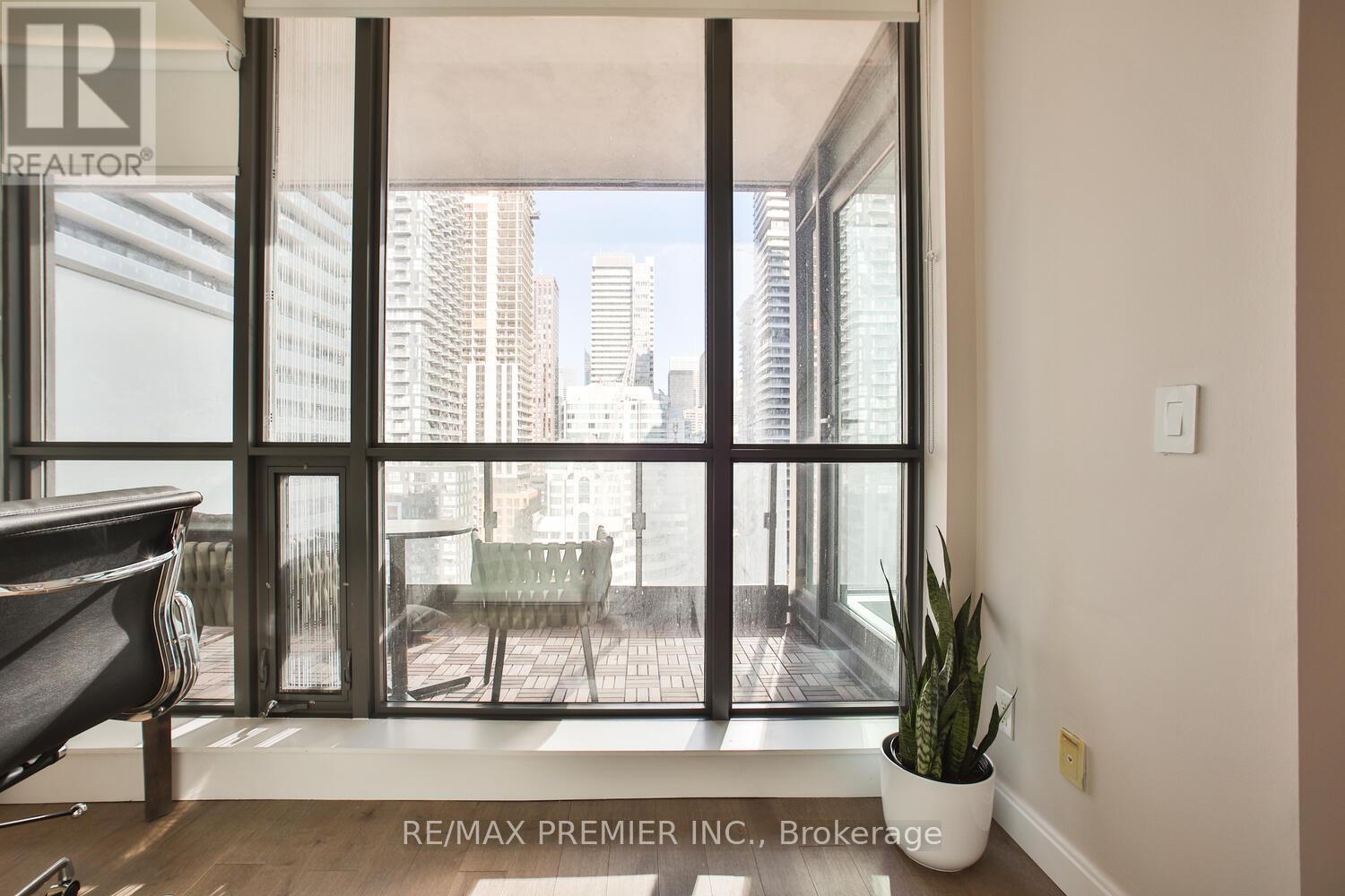 1606 - 8 Charlotte Street, Toronto, Ontario  M5V 0K4 - Photo 26 - C12532576