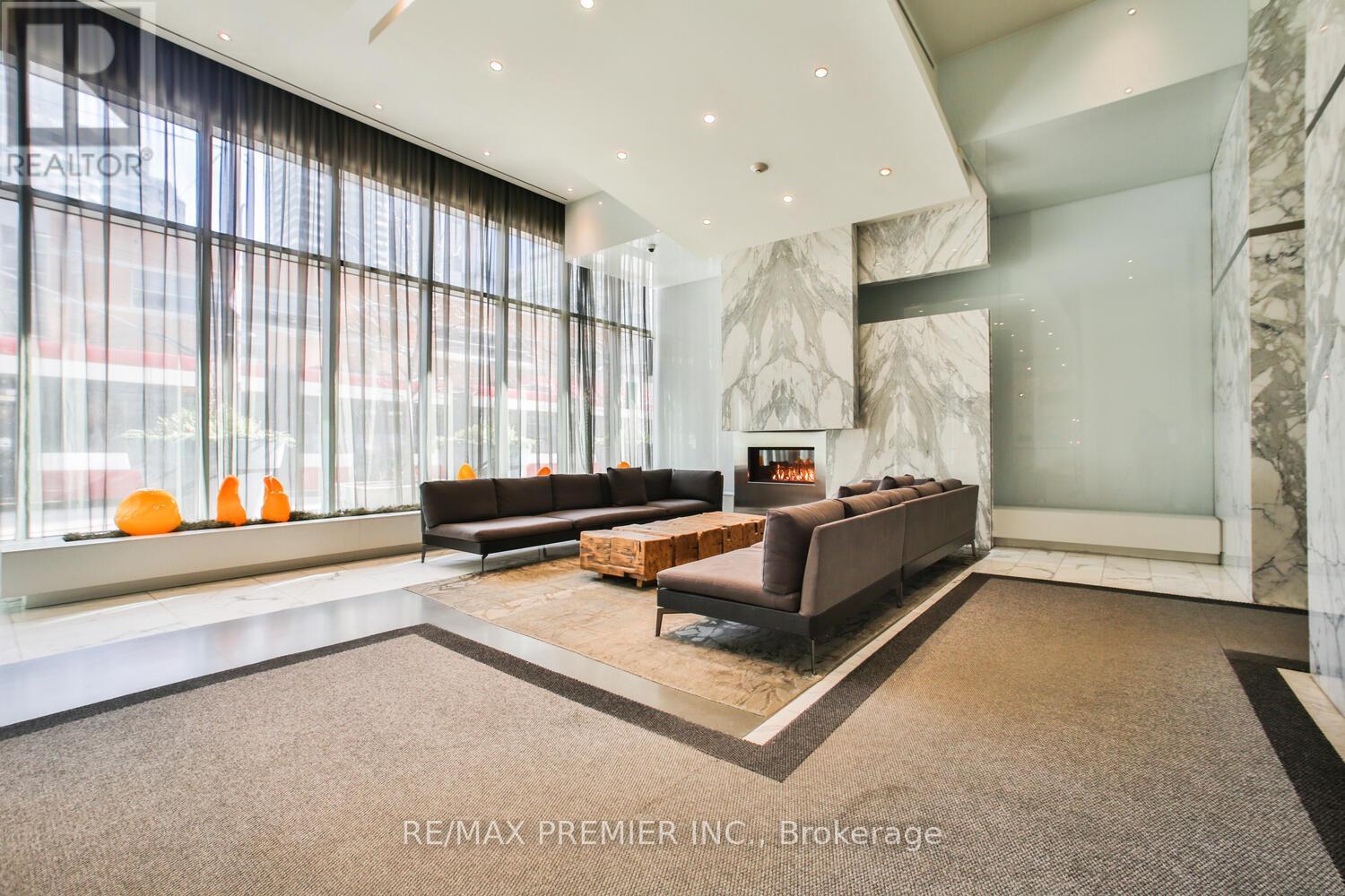 1606 - 8 Charlotte Street, Toronto, Ontario  M5V 0K4 - Photo 4 - C12532576