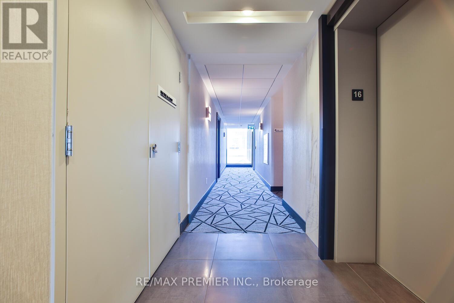 1606 - 8 Charlotte Street, Toronto, Ontario  M5V 0K4 - Photo 6 - C12532576