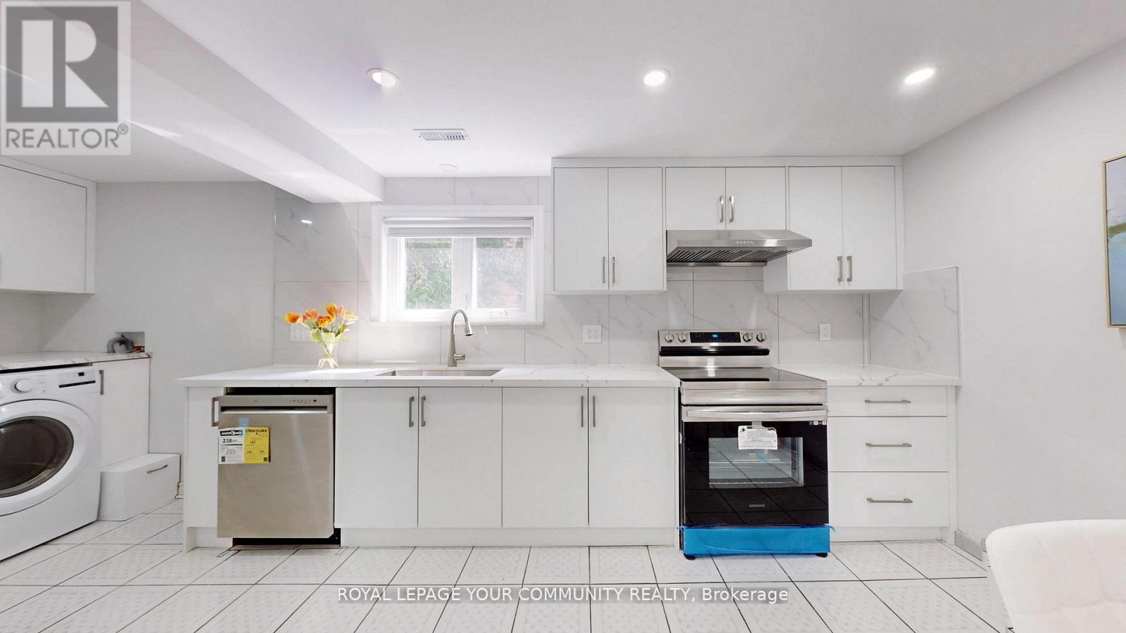 731 Glencairn Avenue, Toronto, Ontario  M6B 1Z9 - Photo 40 - C12532664