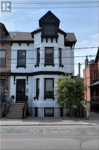 1 - 205 GERRARD STREET E, Toronto, Ontario