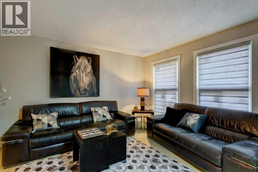 22 Hunters Gate, Okotoks, Alberta  T1S 1K9 - Photo 5 - A2268453