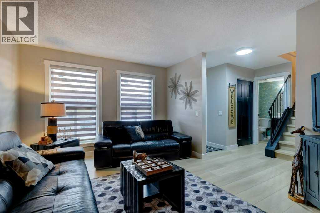 22 Hunters Gate, Okotoks, Alberta  T1S 1K9 - Photo 8 - A2268453