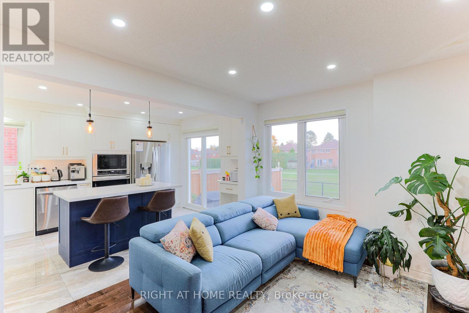 80 Deverell Street, Whitby, Ontario  L1R 1V9 - Photo 14 - E12532616