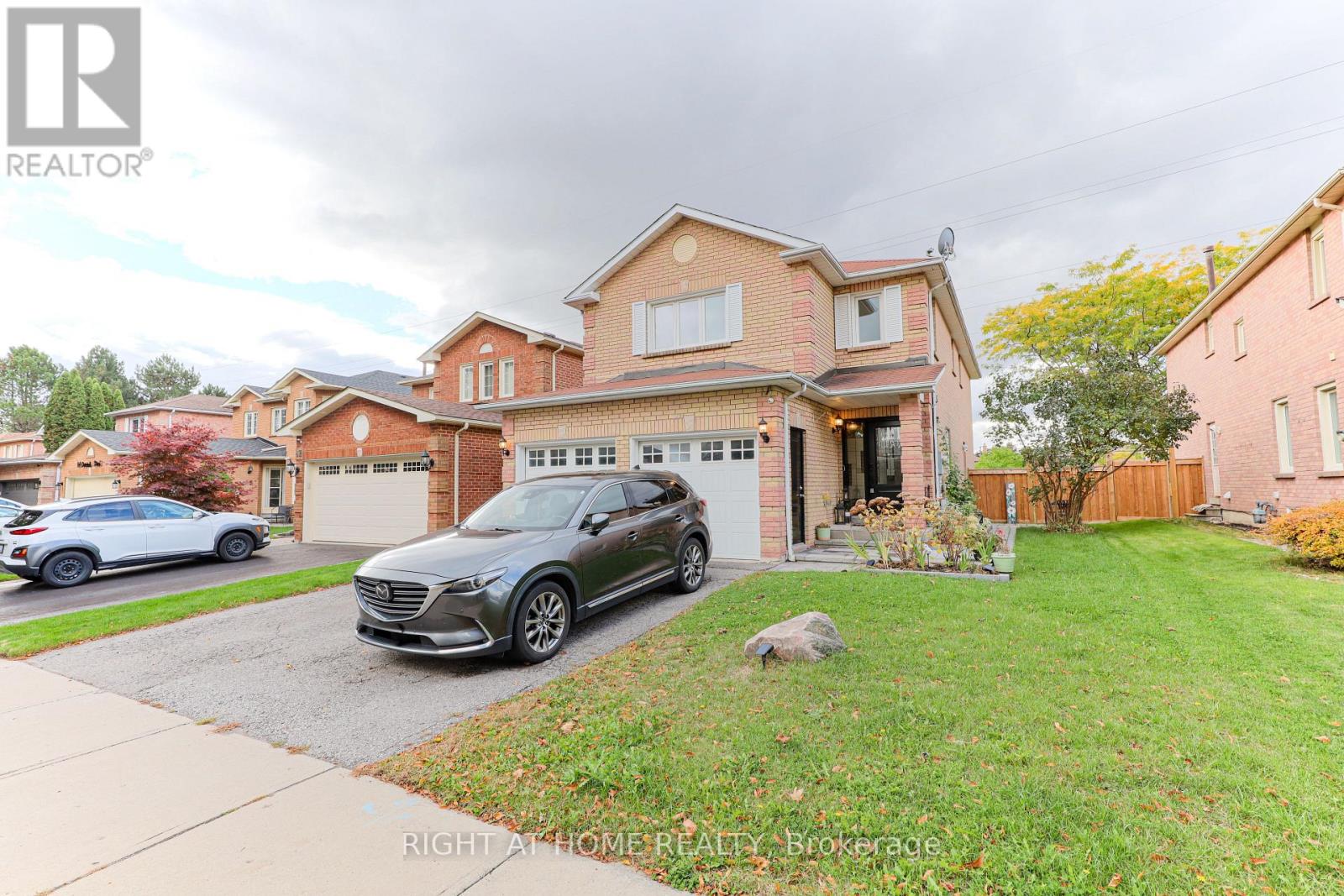 80 Deverell Street, Whitby, Ontario  L1R 1V9 - Photo 3 - E12532616