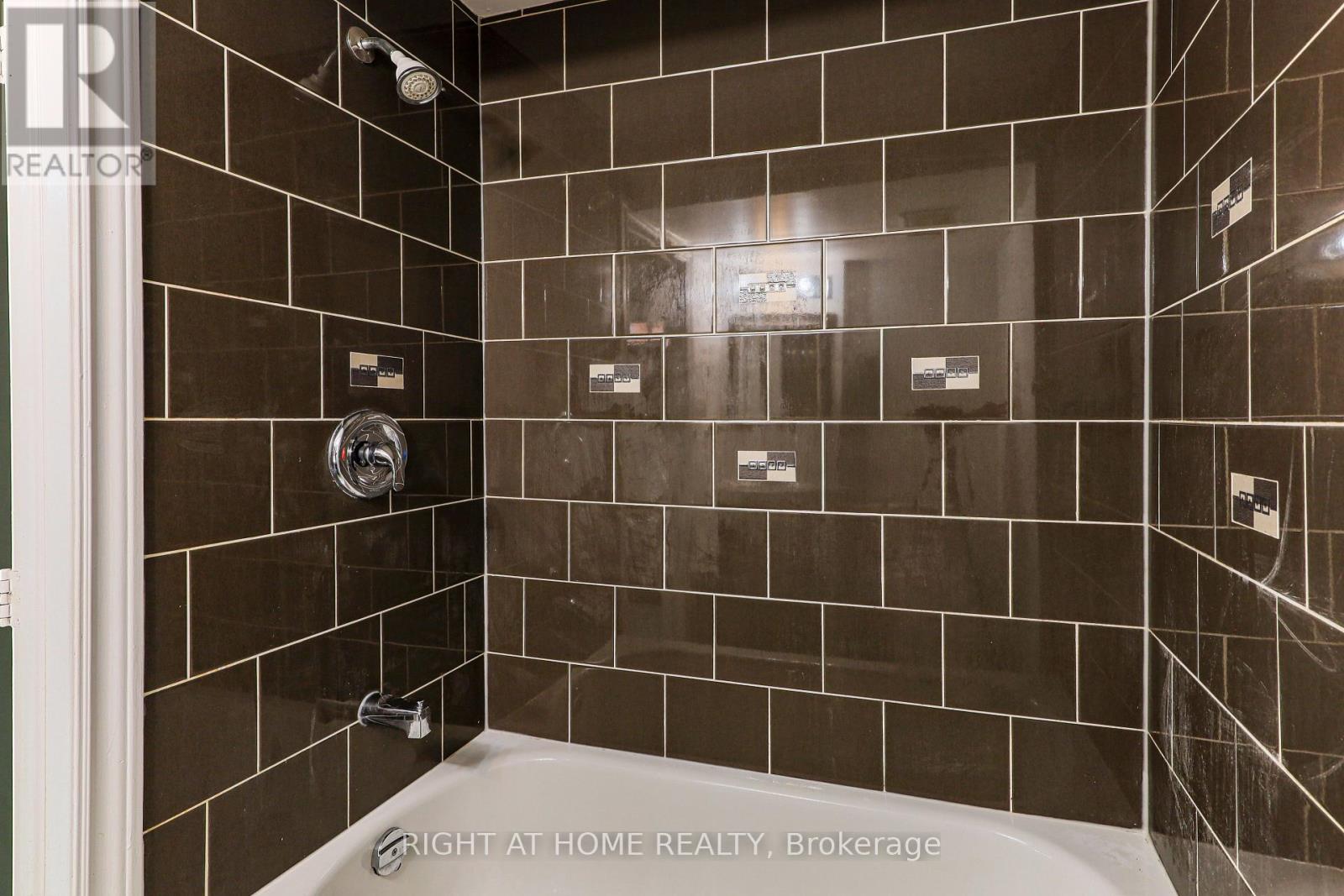 80 Deverell Street, Whitby, Ontario  L1R 1V9 - Photo 41 - E12532616