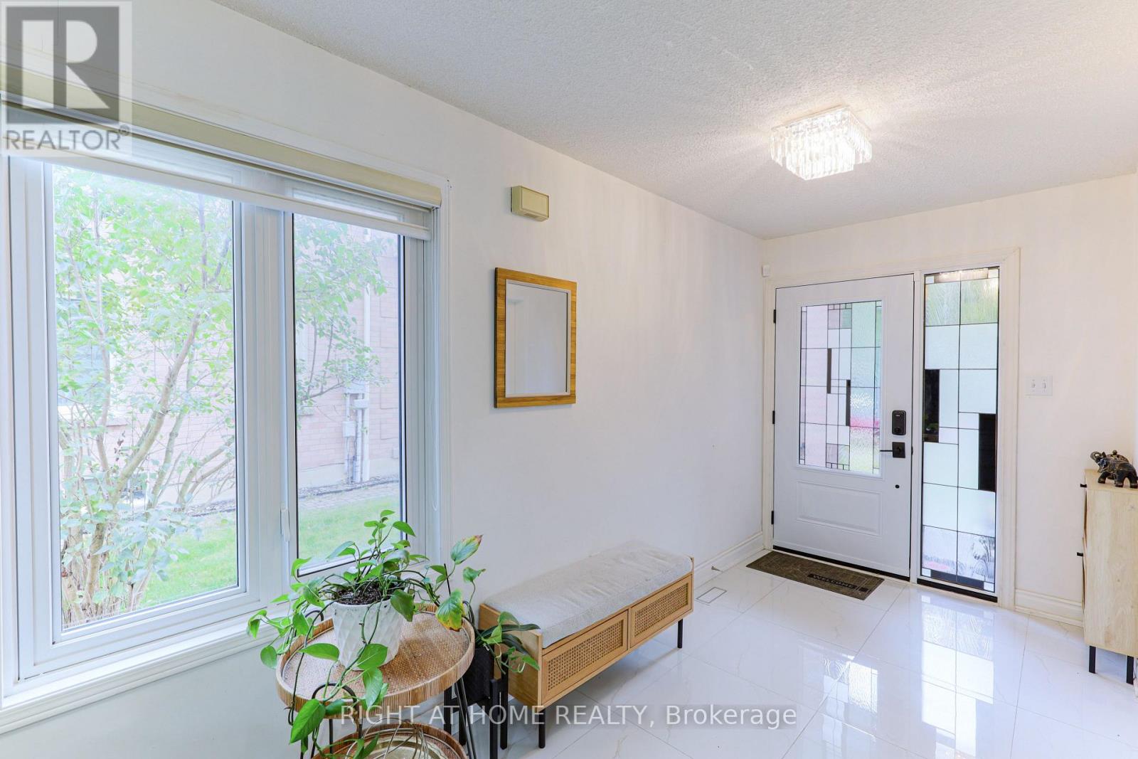 80 Deverell Street, Whitby, Ontario  L1R 1V9 - Photo 5 - E12532616