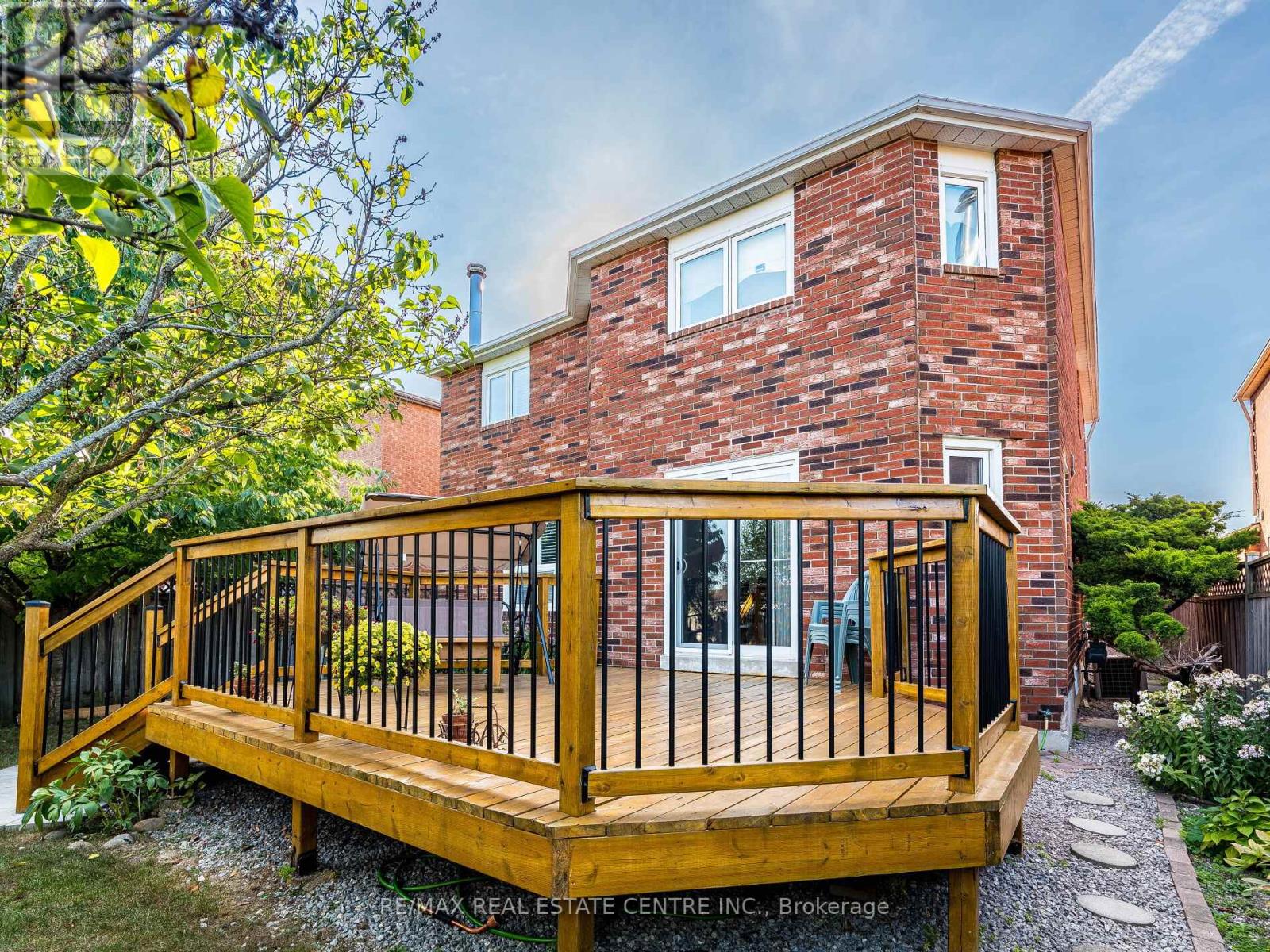 274 Ceremonial Drive, Mississauga, Ontario  L5R 2N8 - Photo 44 - W12427352