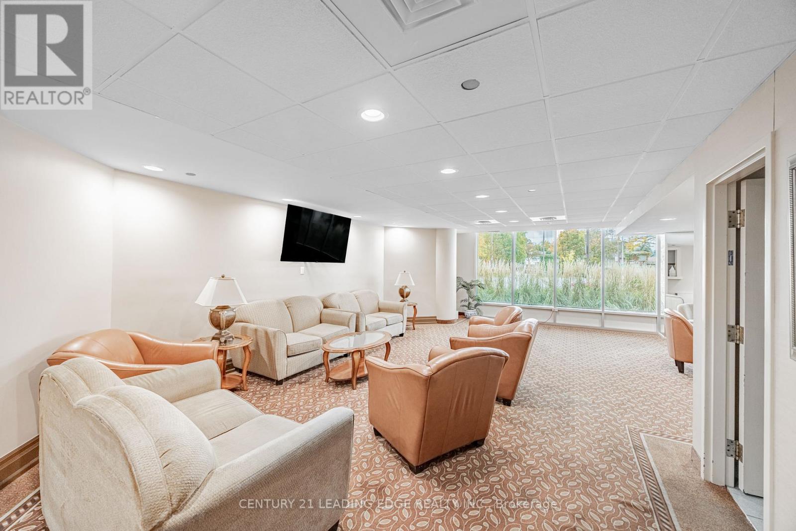 401 - 310 Mill Street S, Brampton, Ontario  L6Y 3B1 - Photo 6 - W12531868