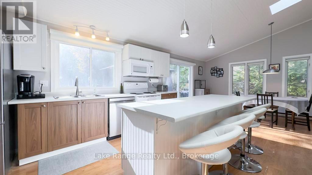 910 Victoria Road, Huron-Kinloss, Ontario  N0G 2R0 - Photo 16 - X12473438