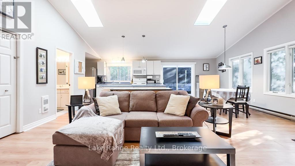 910 Victoria Road, Huron-Kinloss, Ontario  N0G 2R0 - Photo 13 - X12473438