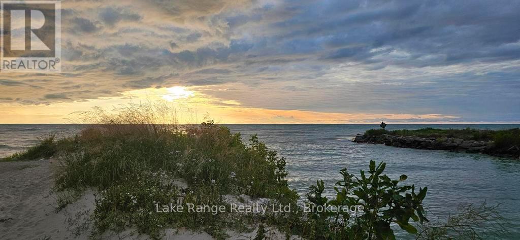 910 Victoria Road, Huron-Kinloss, Ontario  N0G 2R0 - Photo 41 - X12473438