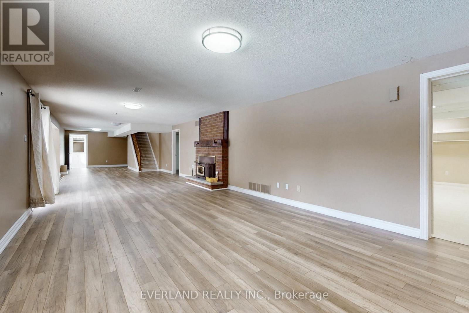 173 Thompson Drive, East Gwillimbury, Ontario  L9N 1E2 - Photo 8 - N12532452