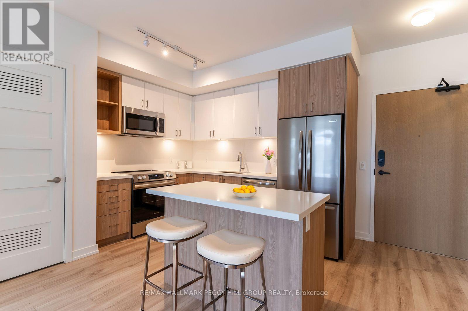 220 - 333 Sunseeker Avenue, Innisfil, Ontario  L9S 0R6 - Photo 2 - N12532502