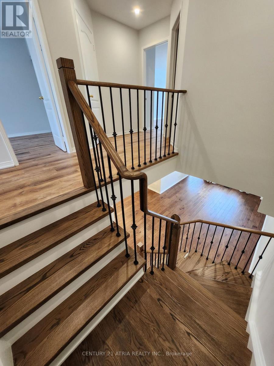 8 Bilbrough Street, Aurora, Ontario  L4G 7W3 - Photo 11 - N12532666