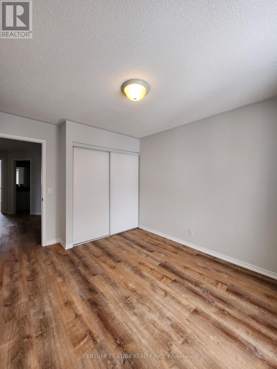 8 Bilbrough Street, Aurora, Ontario  L4G 7W3 - Photo 18 - N12532666