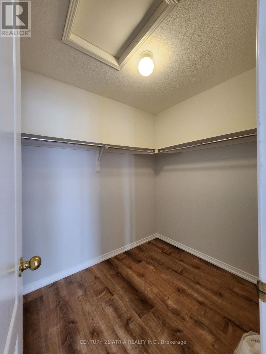 8 Bilbrough Street, Aurora, Ontario  L4G 7W3 - Photo 20 - N12532666