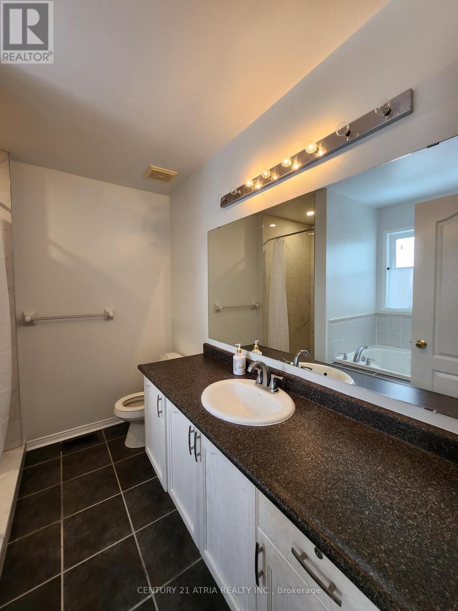 8 Bilbrough Street, Aurora, Ontario  L4G 7W3 - Photo 22 - N12532666