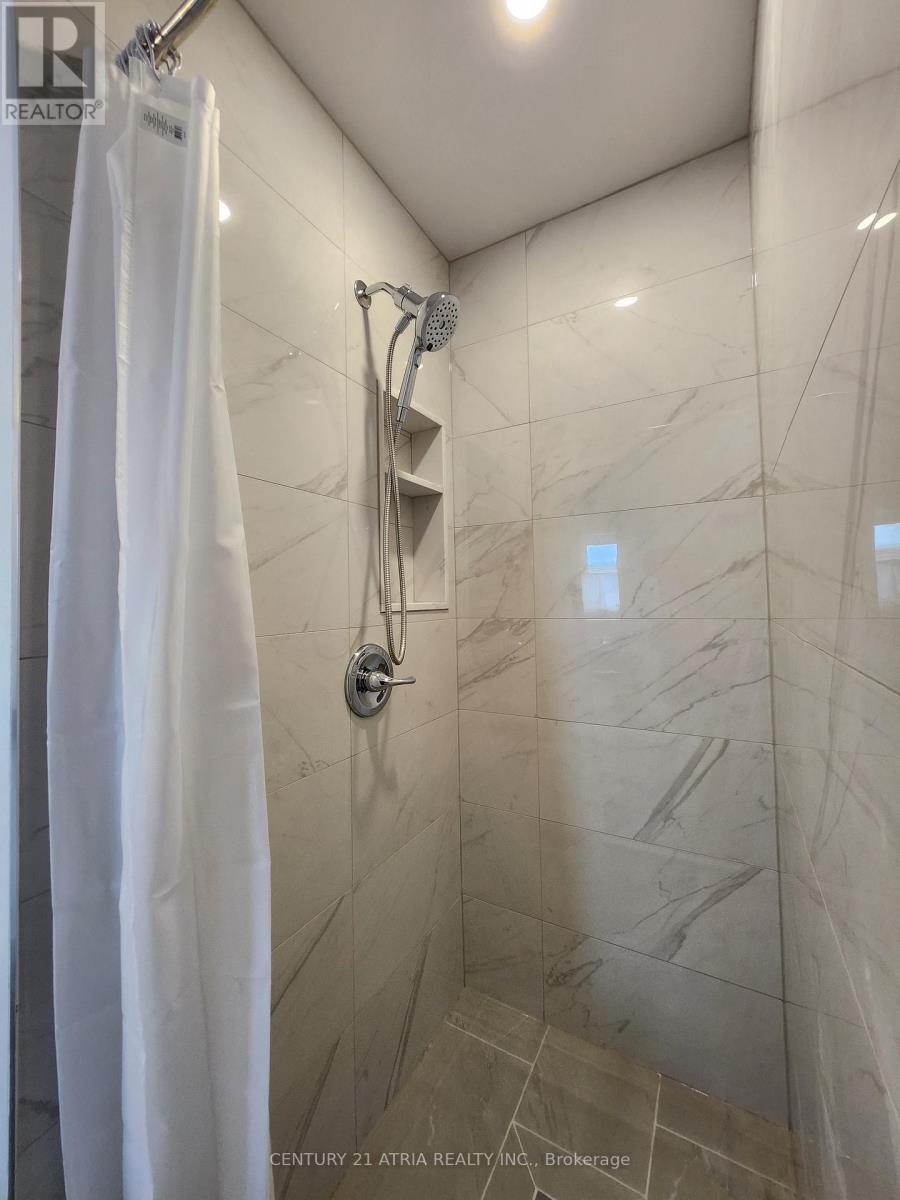 8 Bilbrough Street, Aurora, Ontario  L4G 7W3 - Photo 23 - N12532666