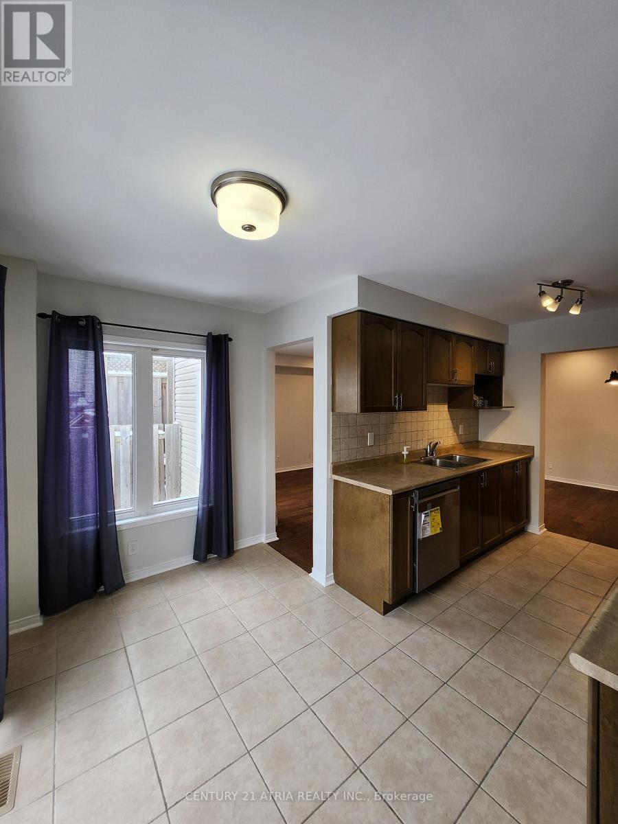 8 Bilbrough Street, Aurora, Ontario  L4G 7W3 - Photo 8 - N12532666