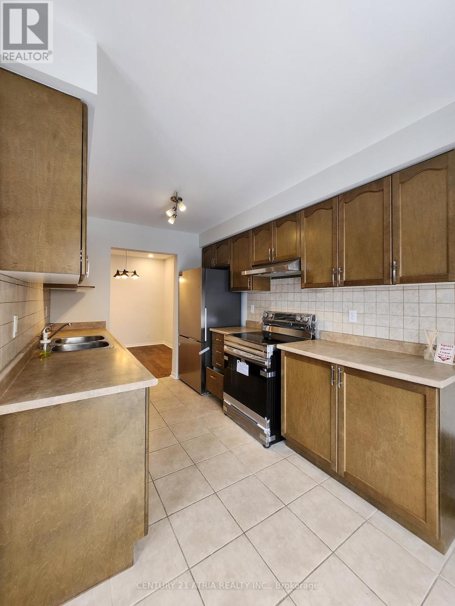 8 Bilbrough Street, Aurora, Ontario  L4G 7W3 - Photo 9 - N12532666