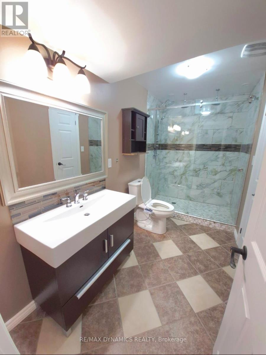 12 Vanier Drive, Welland, Ontario L3B 1A2 - Photo 2 - X12530924