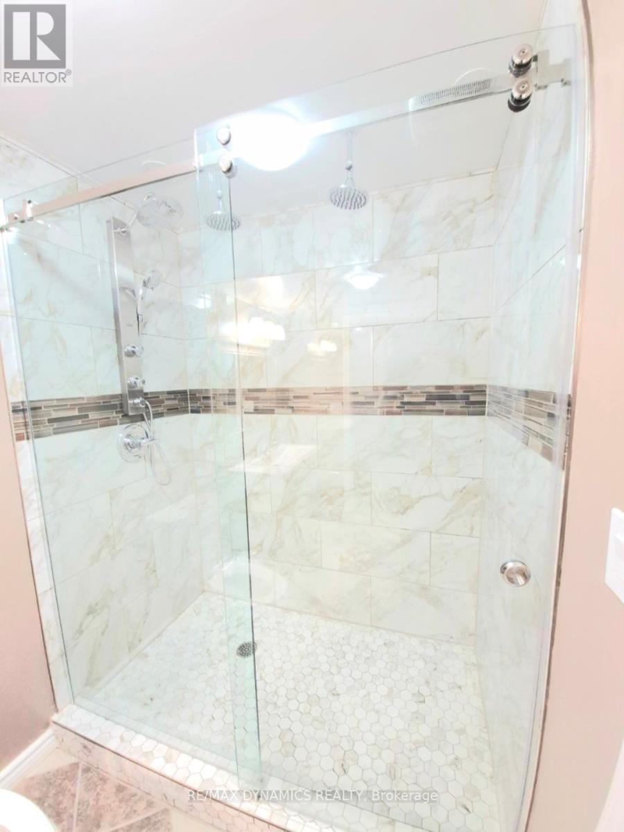 12 Vanier Drive, Welland, Ontario L3B 1A2 - Photo 3 - X12530924