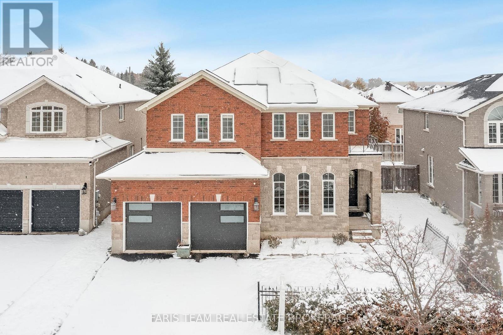 3 PRINCE WILLIAM WAY, Barrie, Ontario