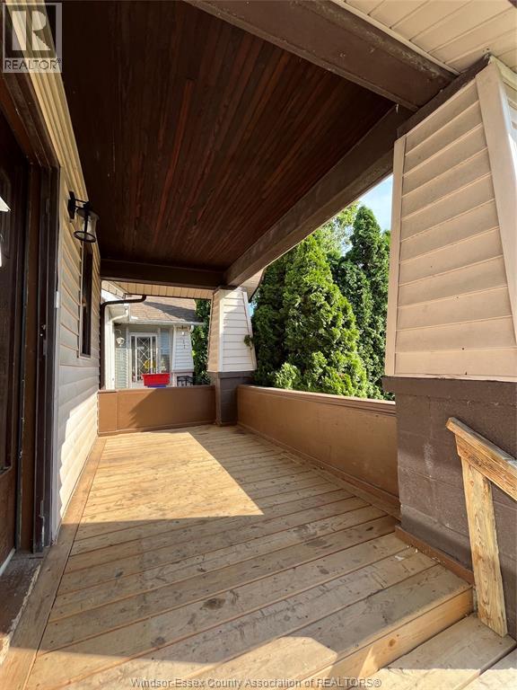 1106 Moy, Windsor, Ontario  N9A 2P5 - Photo 2 - 25028416