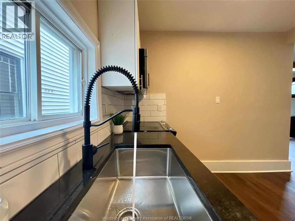 1106 Moy, Windsor, Ontario  N9A 2P5 - Photo 5 - 25028416