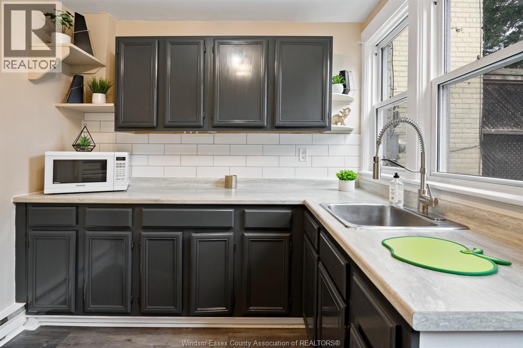 2123 Ontario, Windsor, Ontario  N8Y 1N4 - Photo 6 - 25028415