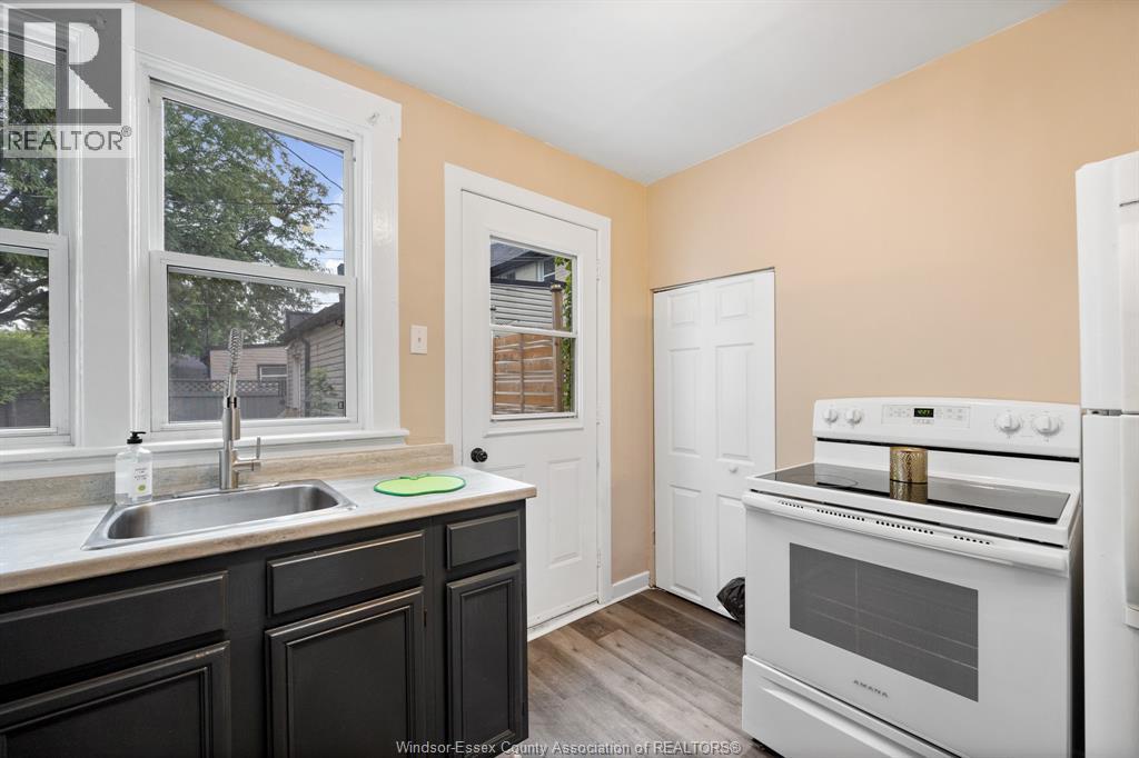 2123 Ontario, Windsor, Ontario  N8Y 1N4 - Photo 7 - 25028415