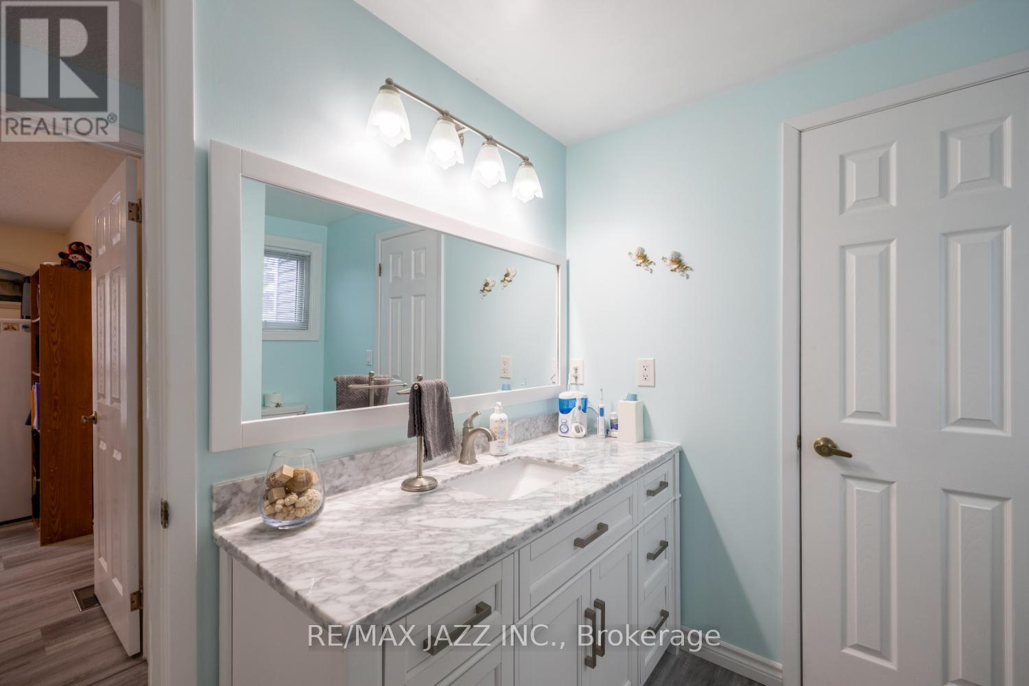 213 Wilmot Trail, Clarington, Ontario L1B 1A9 - Photo 9 - E12532854