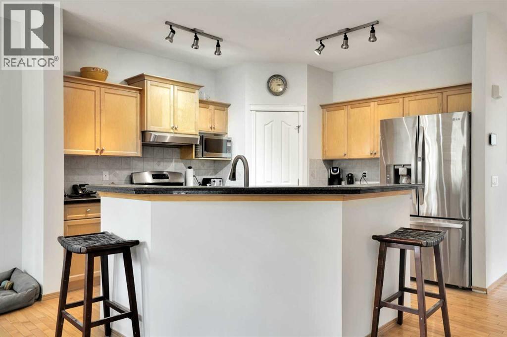 521 Rocky Ridge View Nw, Calgary, Alberta  T3G 4X3 - Photo 15 - A2267186