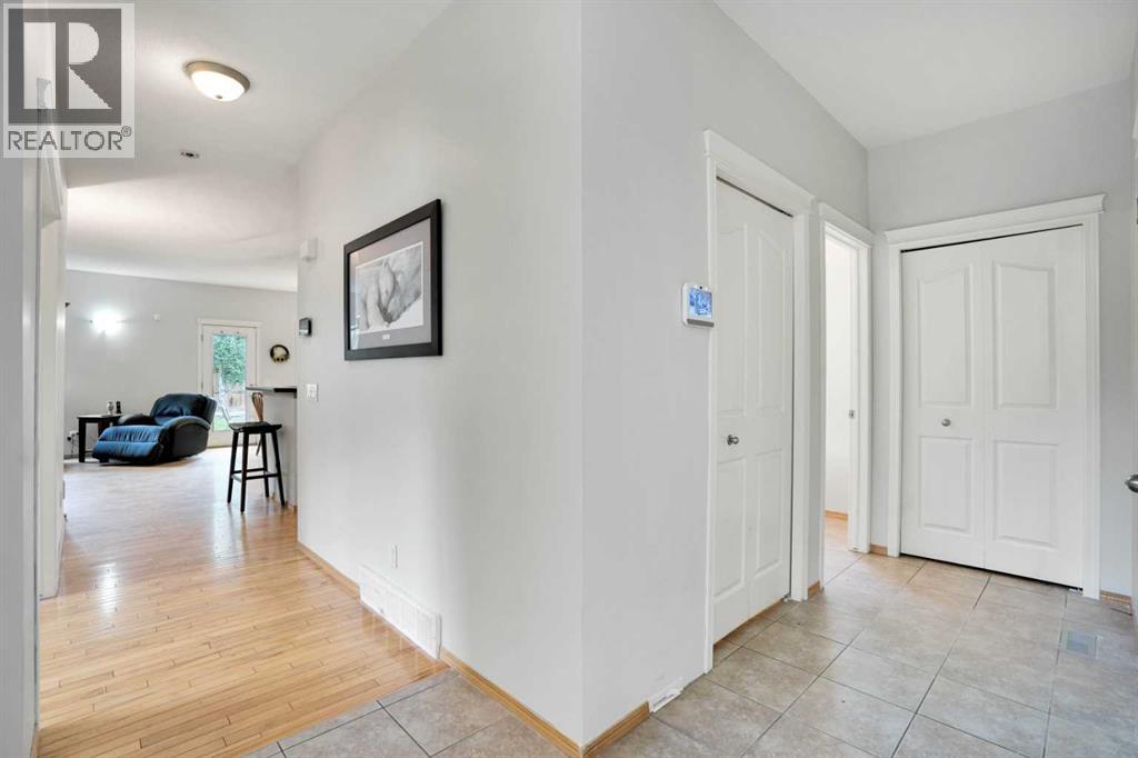 521 Rocky Ridge View Nw, Calgary, Alberta  T3G 4X3 - Photo 8 - A2267186