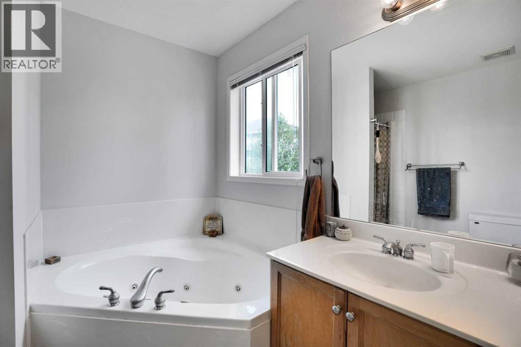 521 Rocky Ridge View Nw, Calgary, Alberta  T3G 4X3 - Photo 38 - A2267186