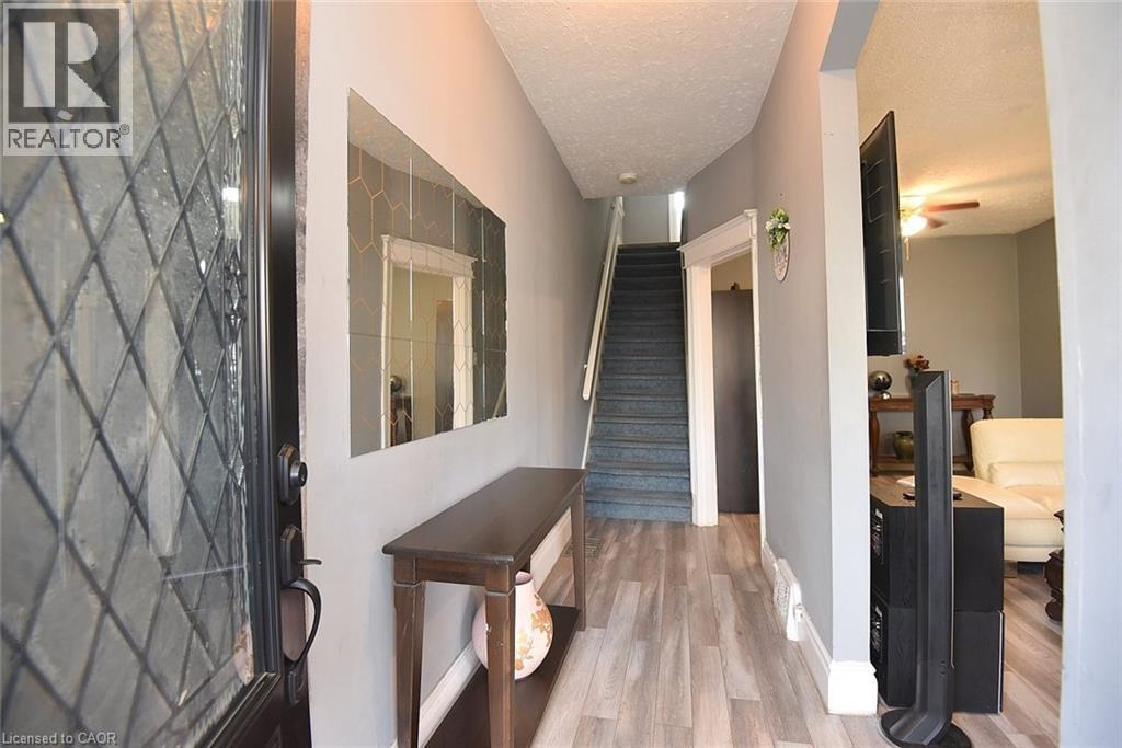 56 Kinrade Avenue, Hamilton, Ontario  L8L 6L6 - Photo 4 - 40787234