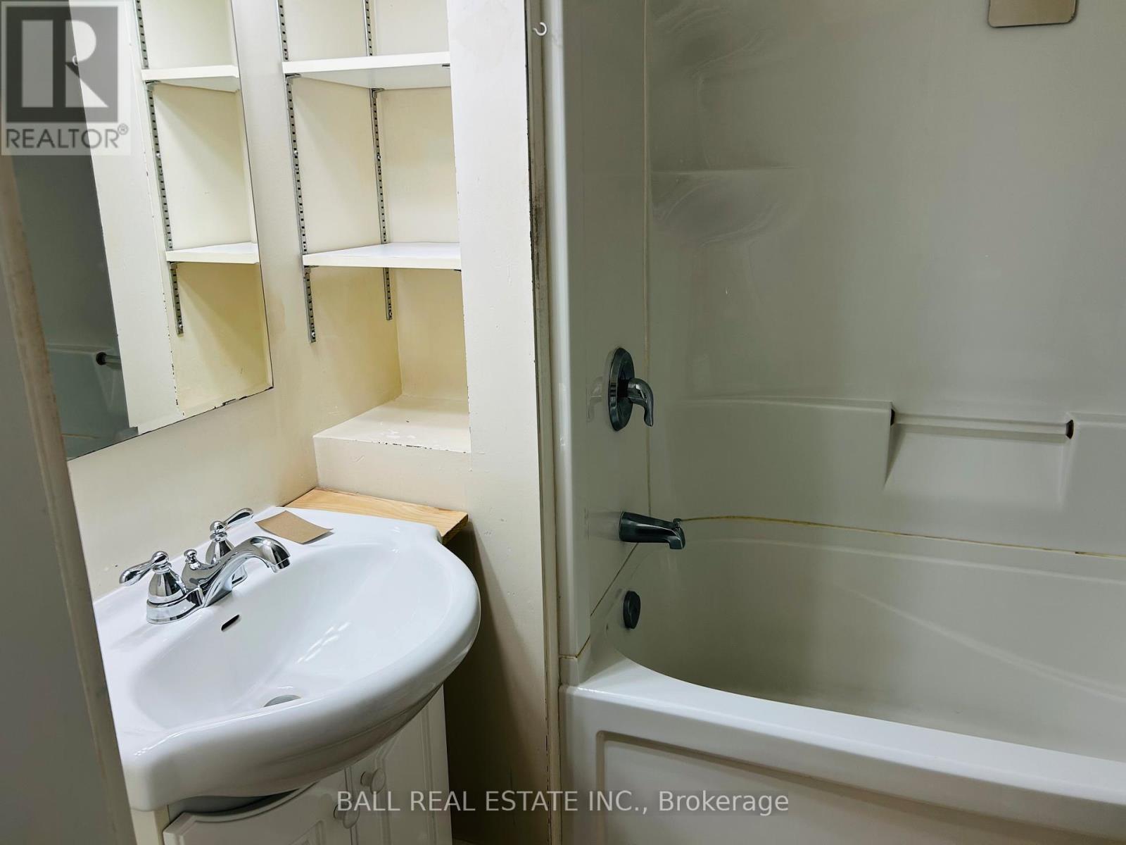 2 - 61 Bolton Street, Kawartha Lakes, Ontario  K0M 1A0 - Photo 7 - X12532830