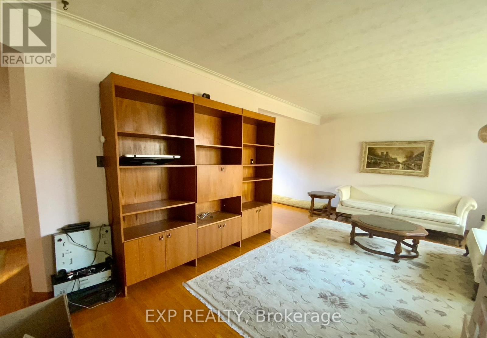 69 Edgar Avenue, Richmond Hill, Ontario  L4C 6K2 - Photo 4 - N12532372